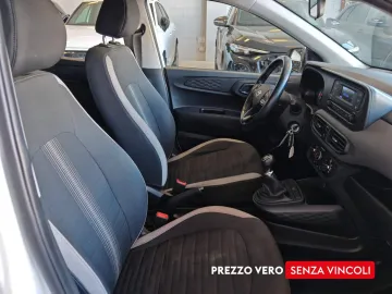 Car image 24