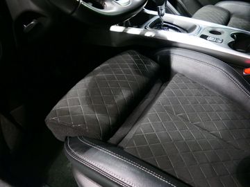 Car image 33