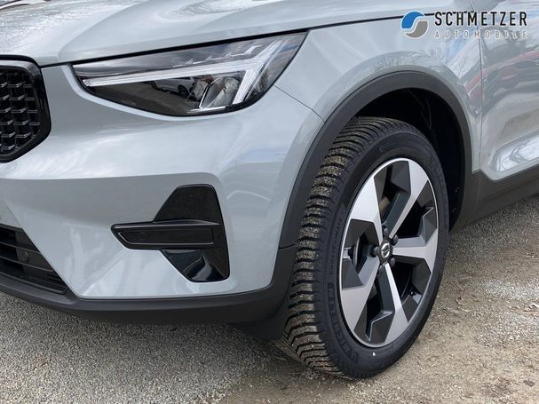 Volvo XC40 Plus Dark 120 kW image number 6