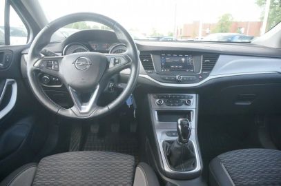 Car image 12