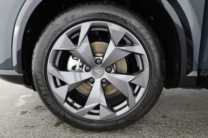 Car image 30