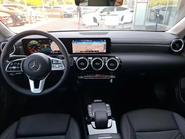 Mercedes-Benz CLA 180 100 kW image number 11