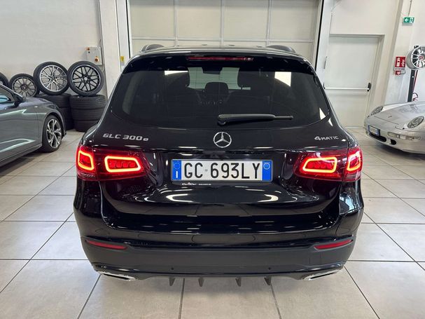 Mercedes-Benz GLC 300 e 4Matic 235 kW image number 4