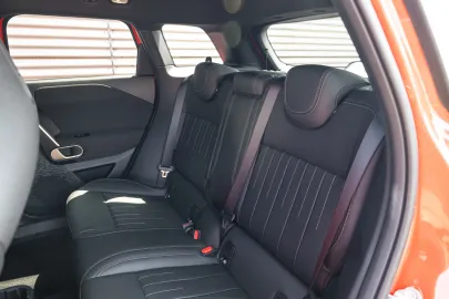 Car image 40