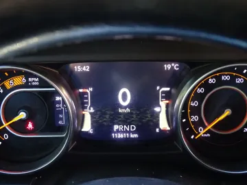 Car image 33
