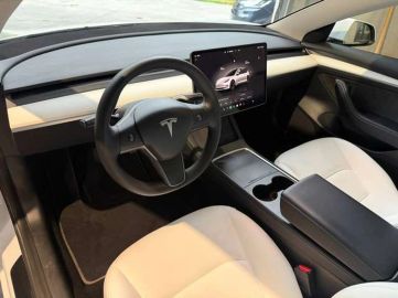 Car image 34