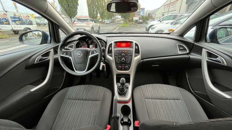 Car image 14