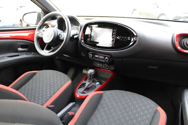 Toyota Aygo X 1.0 VVT-i CVT 53 kW image number 17