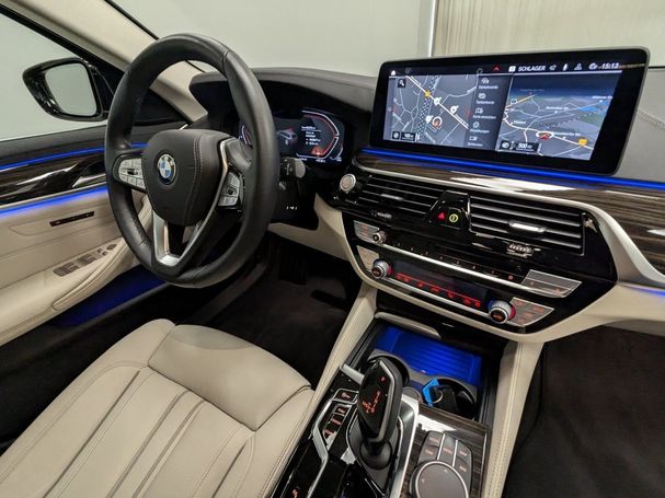 BMW 530i Touring xDrive Luxury Line 185 kW image number 4