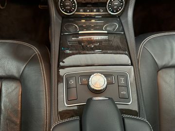 Car image 38