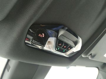 Car image 32