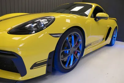 Car image 3