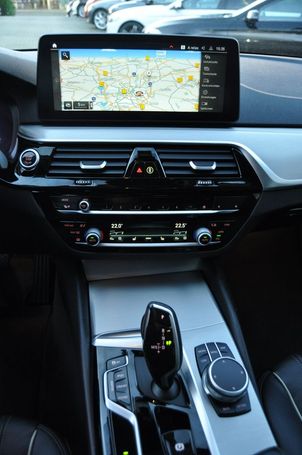 BMW 520d xDrive 140 kW image number 14