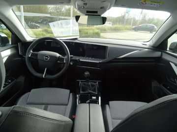 Car image 26