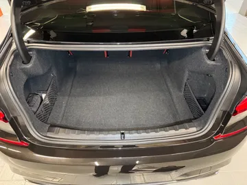 Car image 33