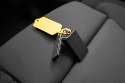 Car image 26