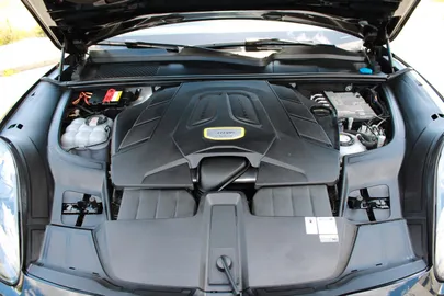 Car image 34