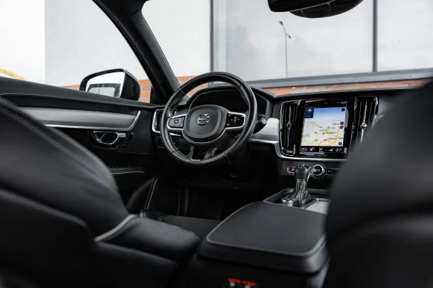 Volvo V90 D4 Geartronic R Design 140 kW image number 22