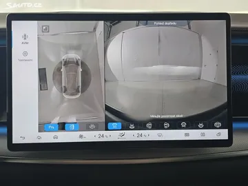 Car image 26