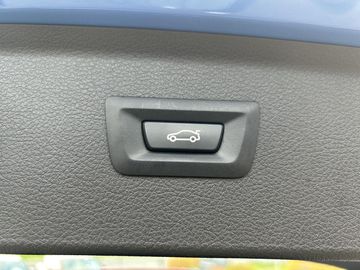 Car image 37