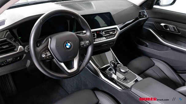 BMW 320d Touring xDrive 140 kW image number 11