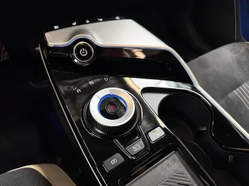 Car image 34