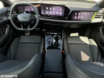 Car image 34