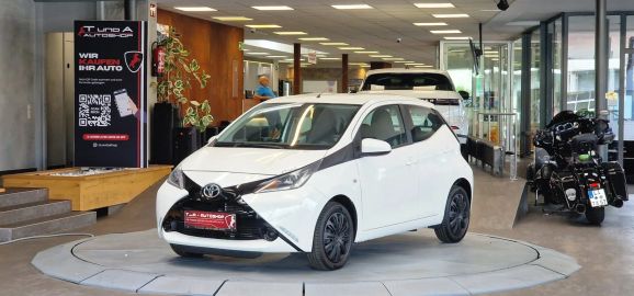 Car image 1