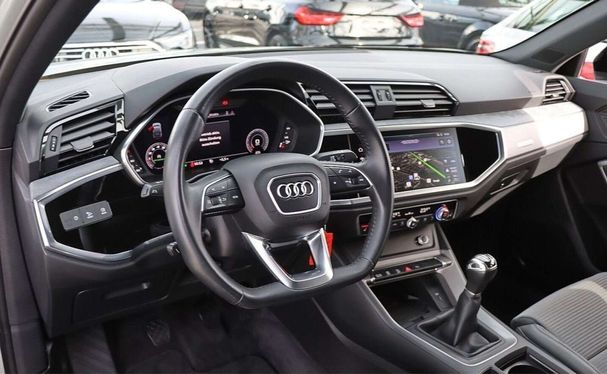 Audi Q3 35 TFSI S-line 110 kW image number 5