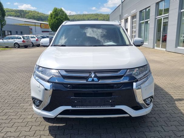 Mitsubishi Outlander Top 4WD 120 kW image number 3