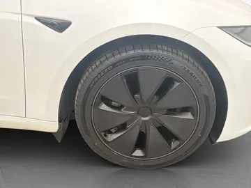Car image 33