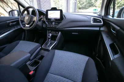 Car image 5