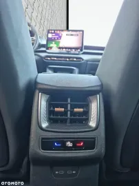 Car image 40