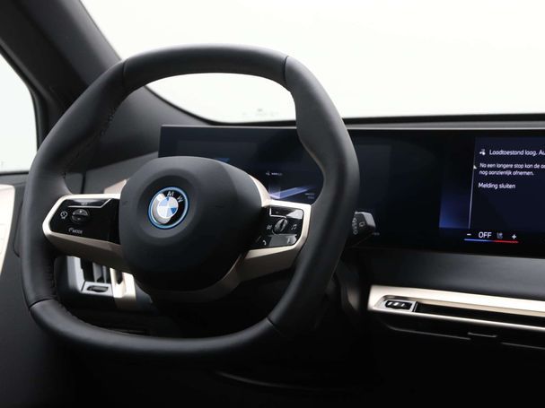 BMW iX xDrive40 240 kW image number 3