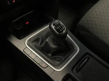 Car image 39