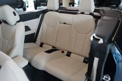 Car image 25