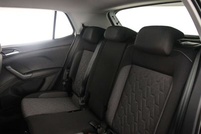 Car image 33