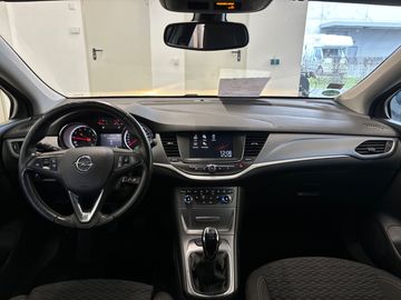 Car image 16