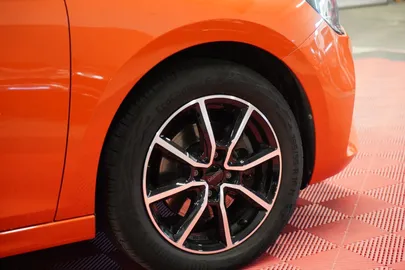 Car image 5