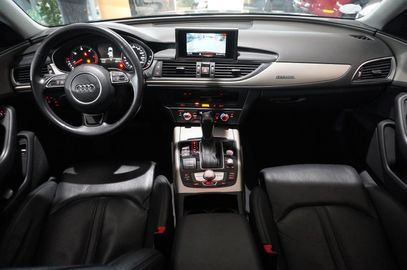 Car image 29