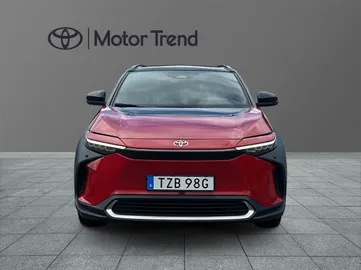 Car image 4