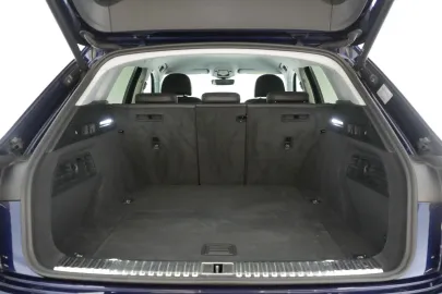 Car image 34