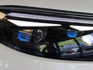Car image 36