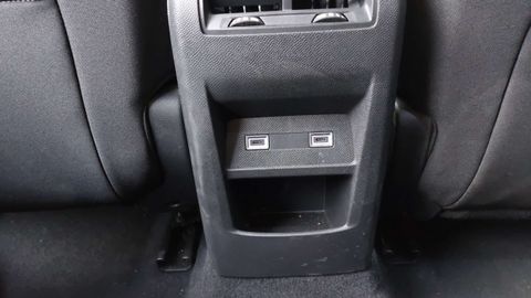 Car image 37