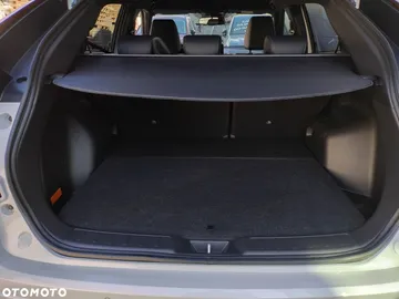 Car image 32