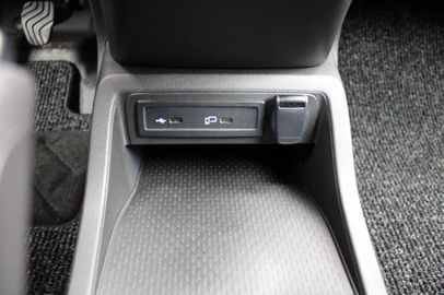 Car image 36