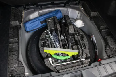Car image 42
