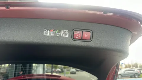 Car image 24