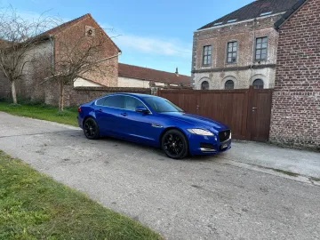 Car image 30