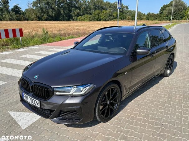 BMW 520d Touring M Sport 140 kW image number 1